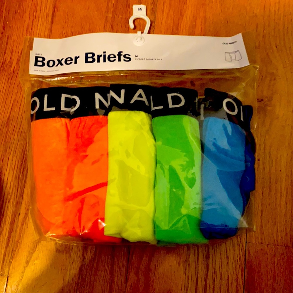Brand new. OLD NAVY boys Boxer Briefs  multiple packs available. 6 briefs each